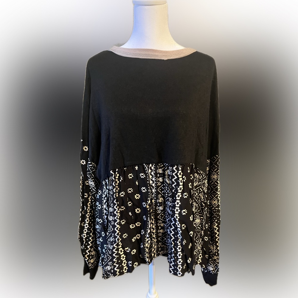 Ladies size small Sugarfox black and tan smock style top